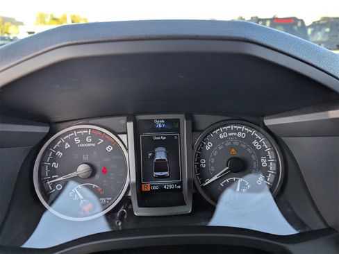 Used 2023 Toyota Tacoma TRD Off-Road image 28