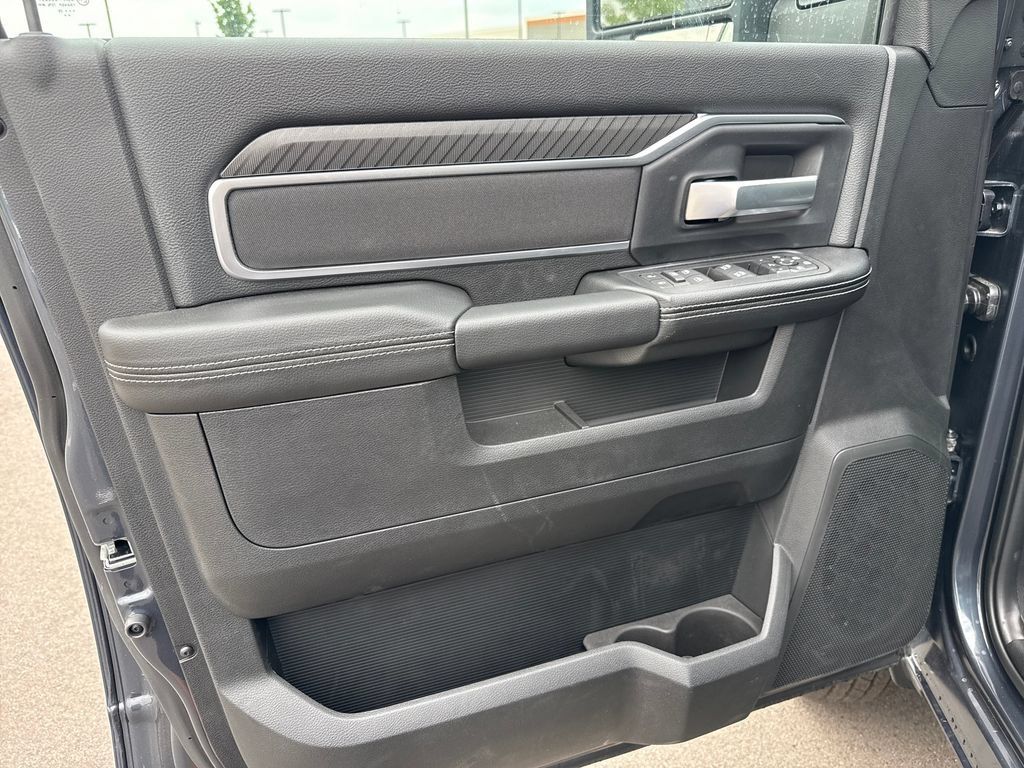 New 2026 RAM 3500 Big Horn AWD/4WD image 11