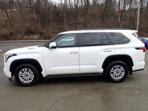 Certified 2025 Toyota Sequoia SR5 image 9