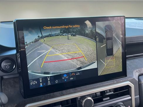 Certified 2025 Toyota Tacoma Limited image 25