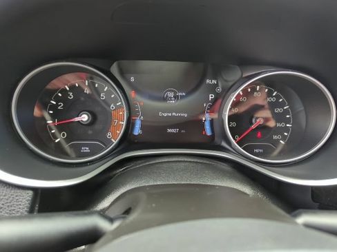 Used 2018 Jeep Compass Latitude w/ Popular Equipment Group AWD/4WD image 10