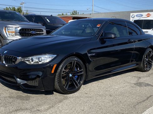 Used 2017 BMW M4 Convertible image 2