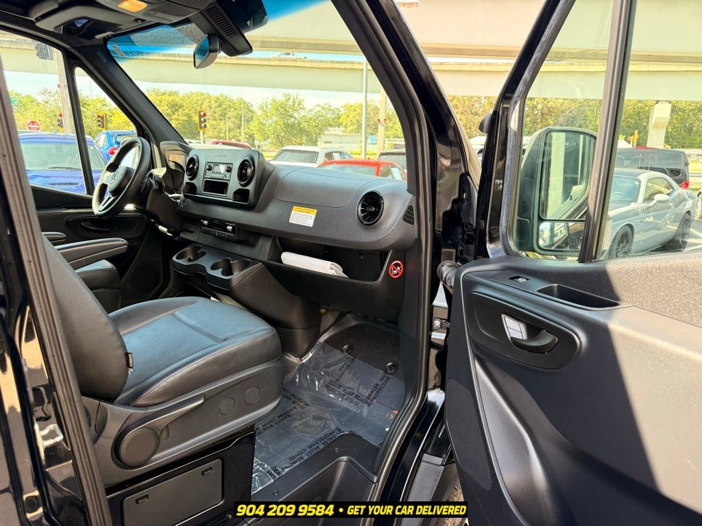 Used 2019 Mercedes-Benz Sprinter 2500 image 31