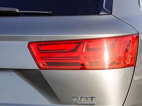 Used 2017 Audi Q7 3.0T Premium Plus image 10