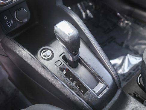 Certified 2025 Nissan Kicks Play S image 18