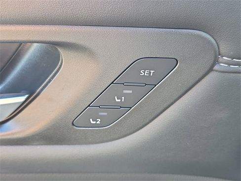 Used 2025 Nissan Pathfinder Platinum w/ Cargo Package image 34