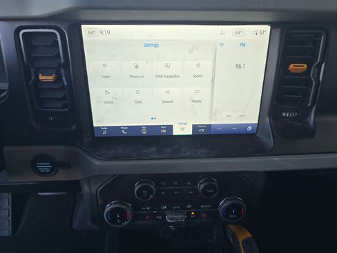 Used 2022 Ford Bronco Badlands image 23