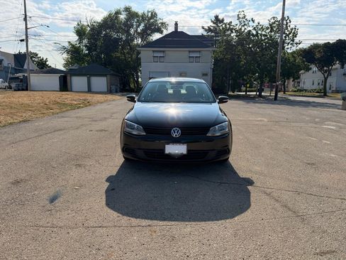 Used 2014 Volkswagen Jetta SE FWD image 2