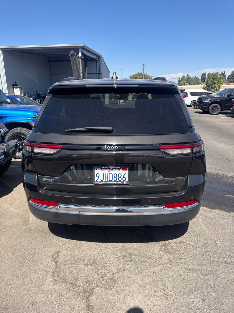 Used 2023 Jeep Grand Cherokee 4WD 4xe image 5