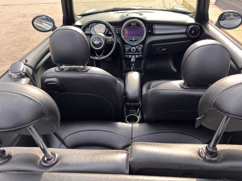 Used 2019 MINI Cooper Convertible w/ Signature Upholstery Package image 28