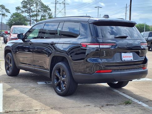 Used 2025 Jeep Grand Cherokee L Limited w/ Black Appearance Package RWD image 4