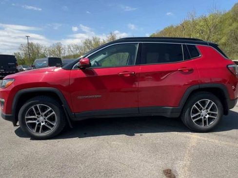 Used 2018 Jeep Compass Latitude w/ Popular Equipment Group AWD/4WD image 5