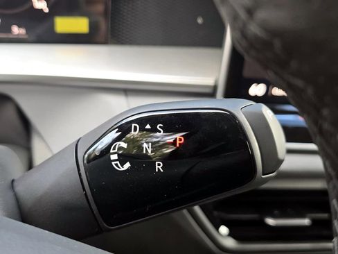New 2026 Volkswagen Tiguan SE R-Line FWD image 21