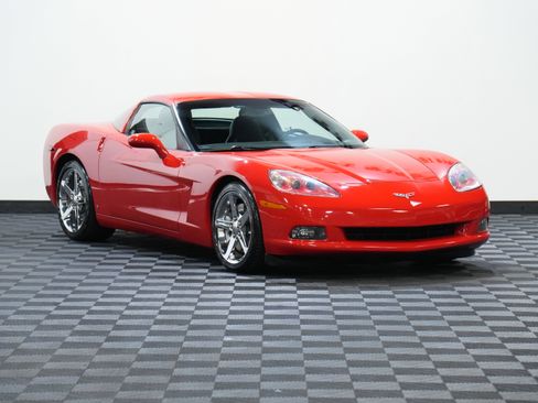 Used 2007 Chevrolet Corvette Coupe w/ Preferred Equipment Group image 5