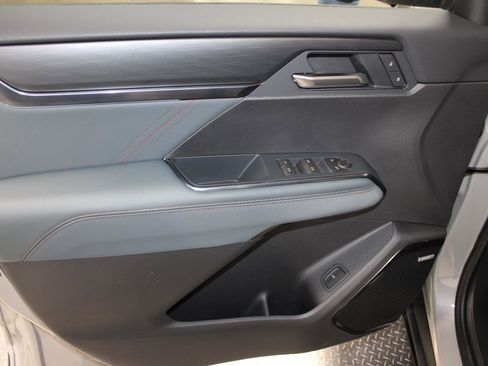 New 2026 GMC Acadia AT4 w/ Luxury Package AWD/4WD image 31