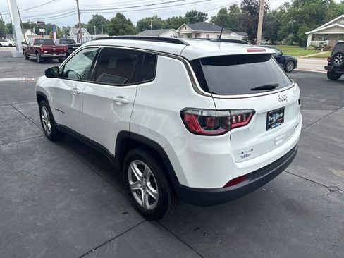 Used 2023 Jeep Compass Latitude w/ Convenience Group AWD/4WD image 5