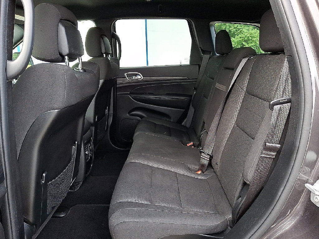 Used 2021 Jeep Grand Cherokee Laredo AWD/4WD image 10