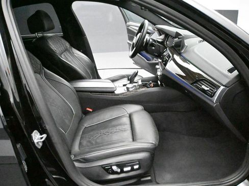 Used 2018 BMW 540i xDrive image 16