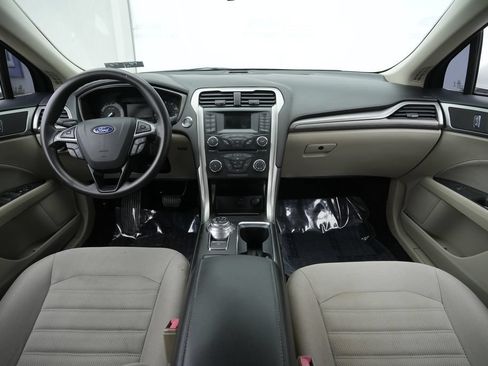 Used 2018 Ford Fusion SE FWD image 40