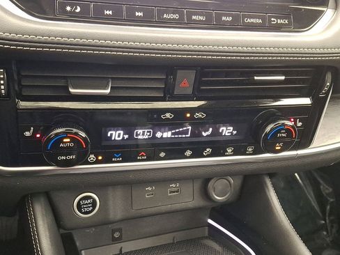 Used 2021 Nissan Rogue Platinum image 19