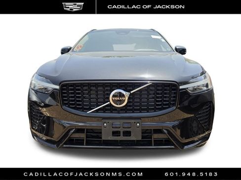 Used 2025 Volvo XC60 B5 Plus AWD/4WD image 2