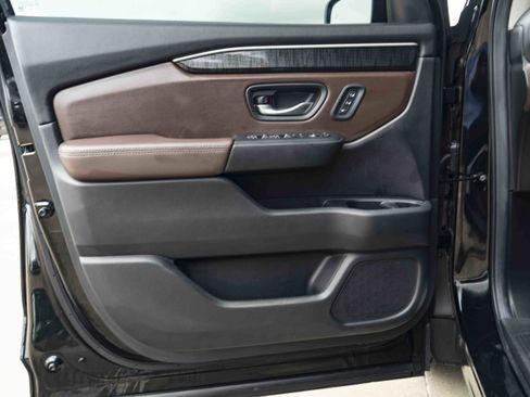 Used 2025 Honda Pilot Elite image 37