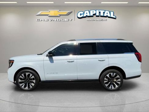 Used 2025 Ford Expedition Platinum w/ Driver's Package AWD/4WD image 2