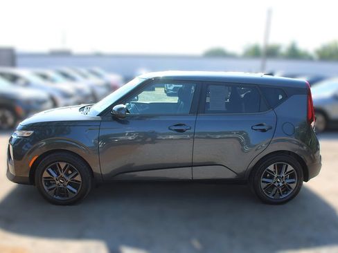 Used 2021 Kia Soul S FWD image 14
