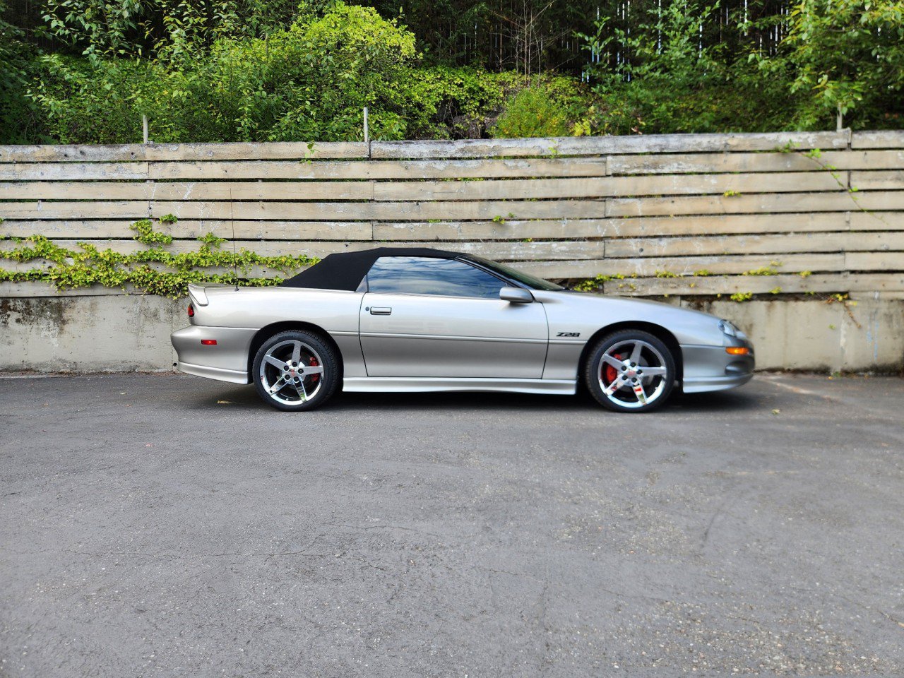 Used 2002 Chevrolet Camaro Z28 w/ Sport Appearance Pkg RWD image 7