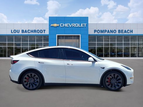 Used 2023 Tesla Model Y Long Range AWD/4WD image 2
