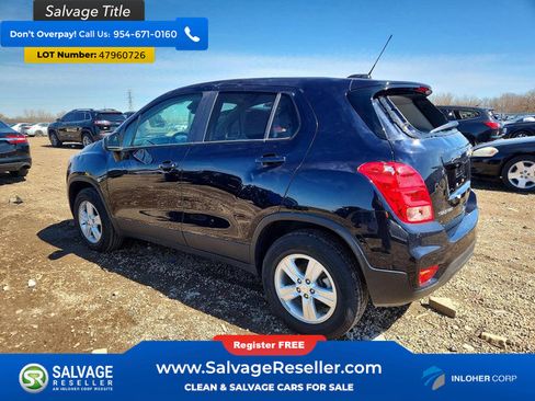 Used 2022 Chevrolet Trax LS w/ Tint and Cruise Package AWD/4WD image 3