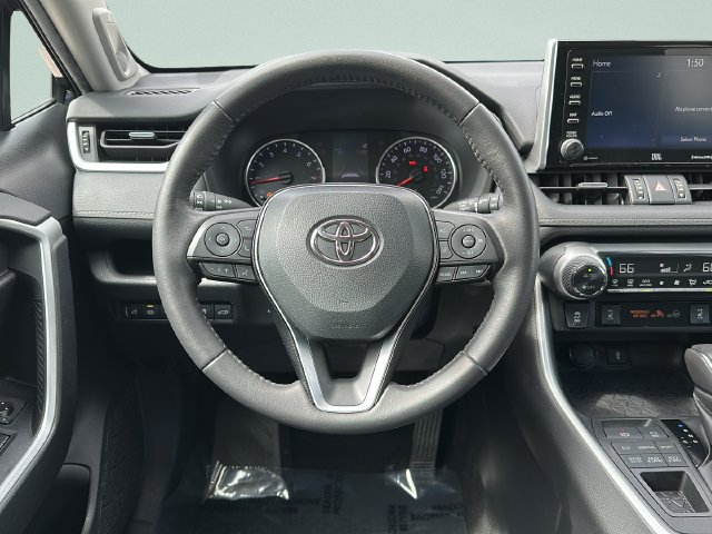 Used 2021 Toyota RAV4 XLE Premium AWD/4WD image 29