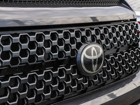 Used 2020 Toyota Tundra Platinum AWD/4WD image 6