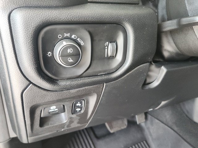 Used 2022 RAM 1500 Big Horn AWD/4WD image 30