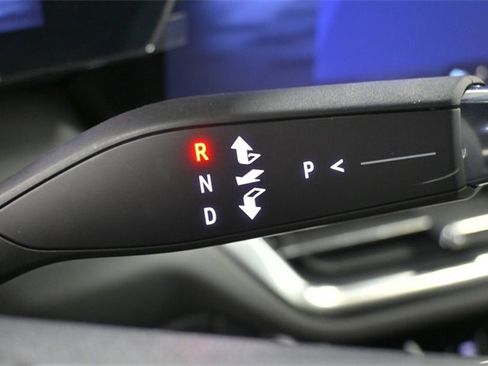 New 2026 Chevrolet Equinox EV LT image 25