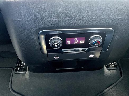 Used 2023 Chevrolet Tahoe LT image 33