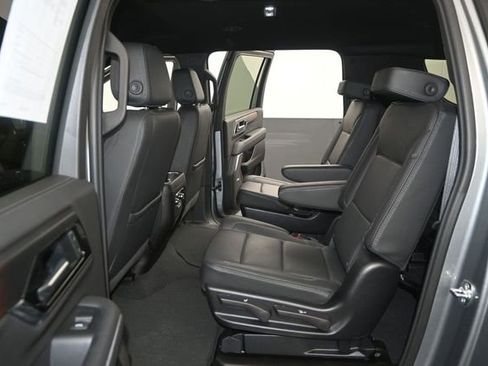 Used 2025 GMC Yukon XL Denali AWD/4WD image 13