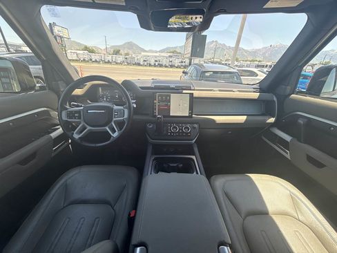 Used 2022 Land Rover Defender 110 S AWD/4WD image 15
