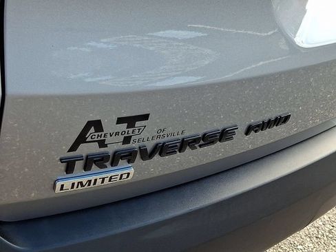 Certified 2024 Chevrolet Traverse LT w/ Midnight/Sport Edition AWD/4WD image 32