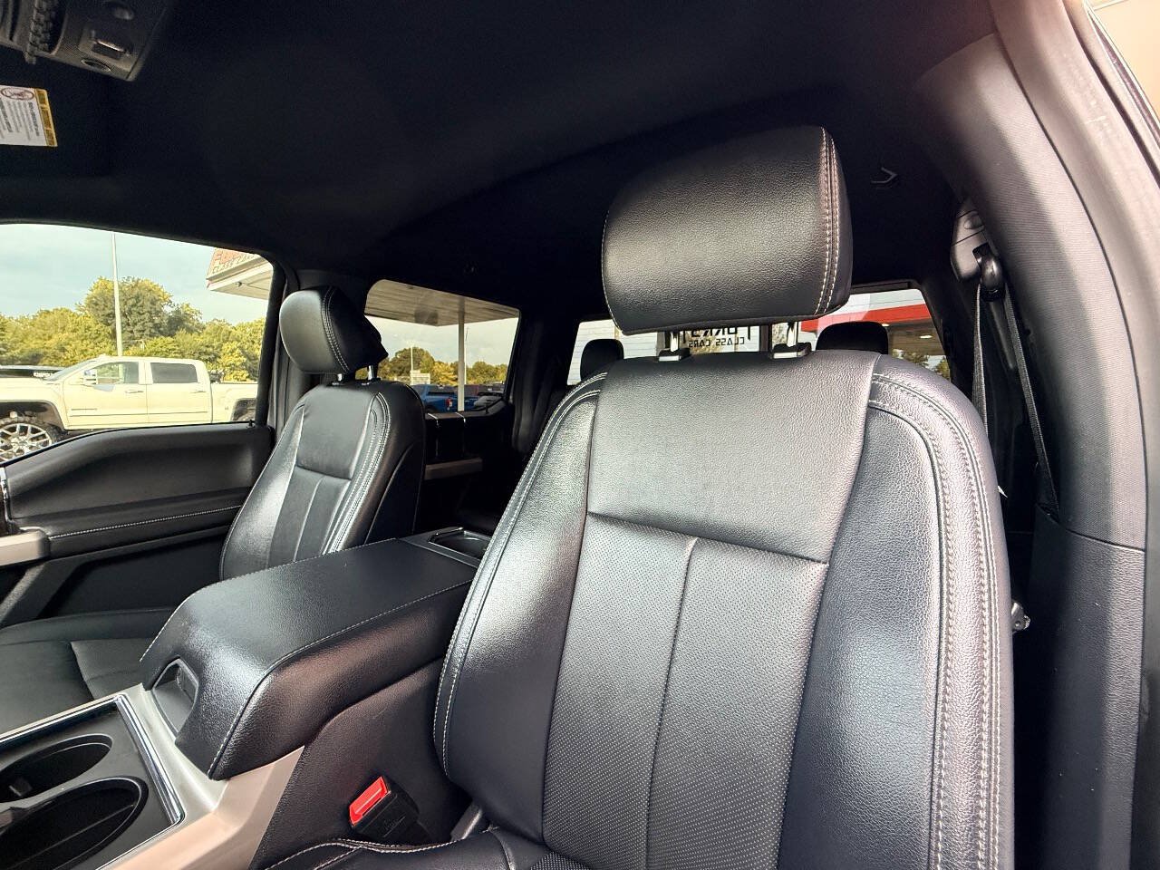 Used 2022 Ford F350 Lariat w/ Lariat Ultimate Package AWD/4WD image 34