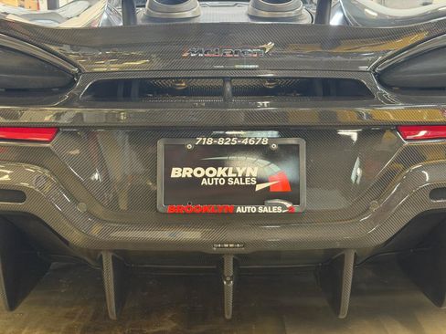 Used 2020 McLaren 600LT Spider RWD image 21