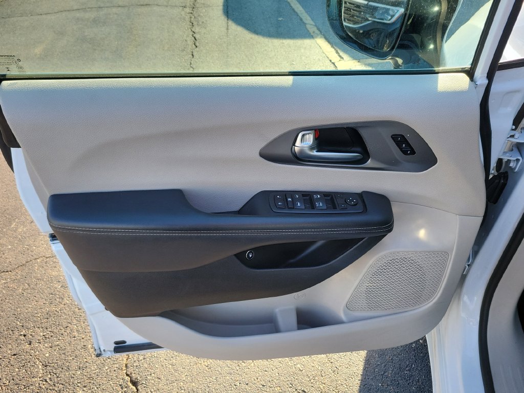 Used 2024 Chrysler Pacifica Limited FWD image 23