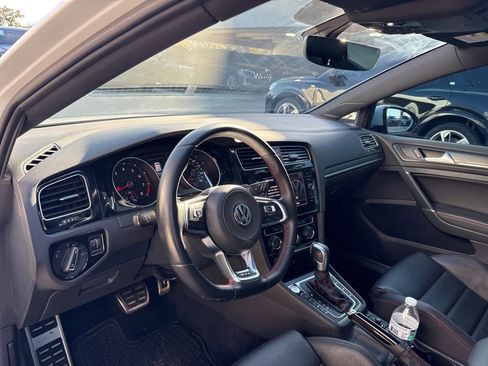 Used 2020 Volkswagen GTI SE image 12