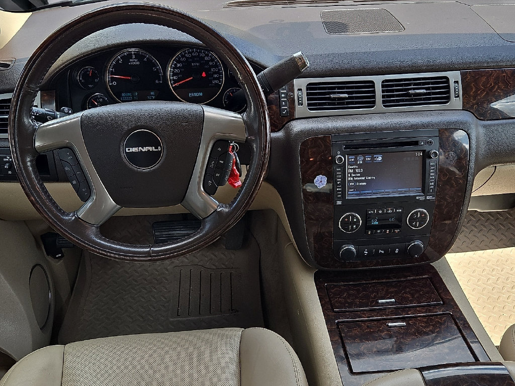 Used 2014 GMC Yukon Denali AWD/4WD image 12