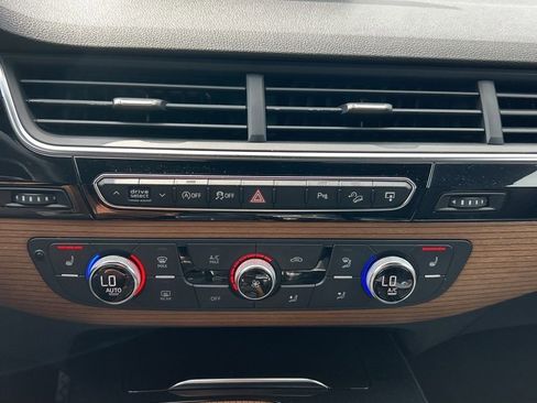 Used 2017 Audi Q7 3.0T Premium Plus AWD/4WD image 10