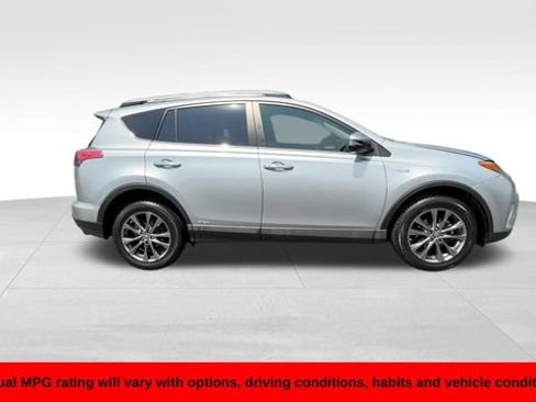 Used 2018 Toyota RAV4 Limited AWD/4WD image 9