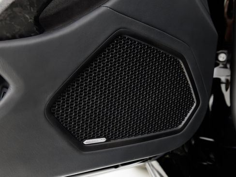 Used 2021 Lamborghini Huracan EVO RWD image 34