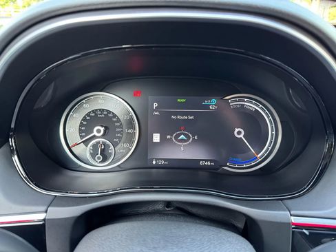 Used 2024 Genesis Electrified GV70 image 33