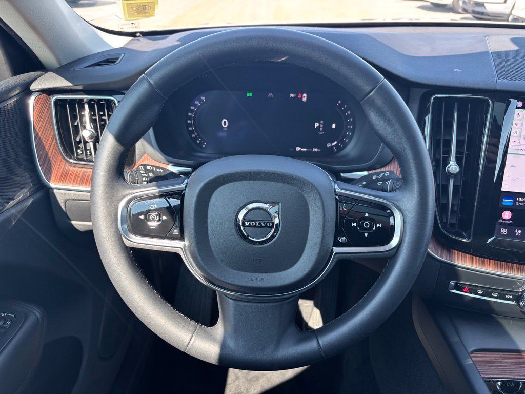 Certified 2024 Volvo XC60 B5 Plus w/ Climate Package AWD/4WD image 7