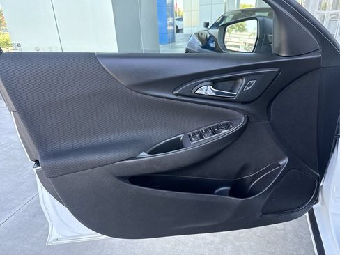 Used 2023 Chevrolet Malibu LS FWD image 19